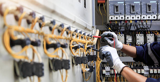 Professional Electrician technician working in Powder Springs, GA